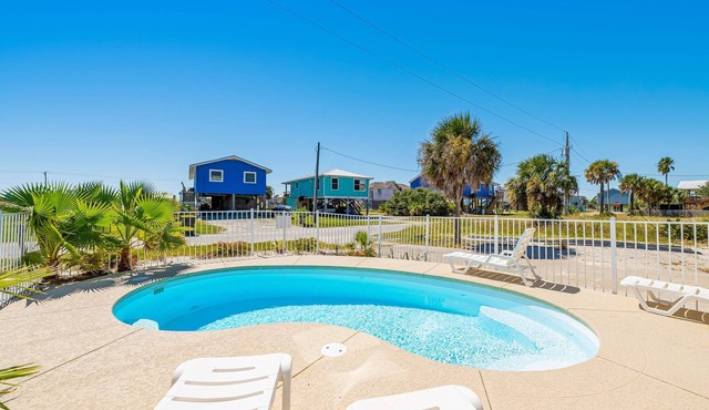 Mobile Bay Home w/Fishing Dock - 1 Block to Beach & Near Marina