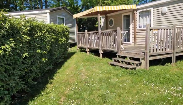 Mobile home in a 4* campsite Fun water park, slides, play area.
