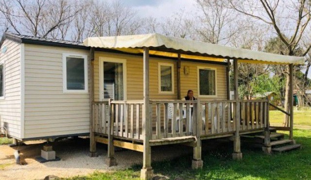 Mobile home with terrace for 6 guests
