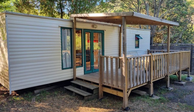 Mobile home 2 adults and 3 children