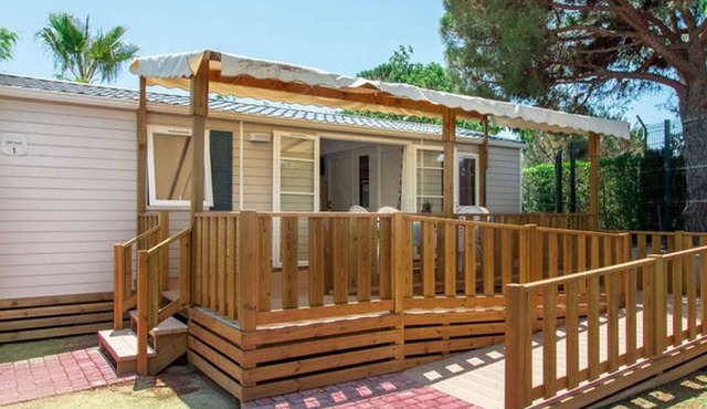 Mobile home 2 bedrooms with terrace in Saint-Maime