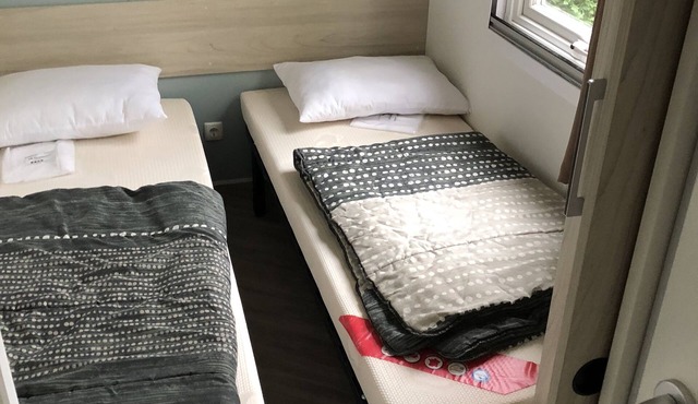 Mobile home 6/8 people Camping les Charmettes, quiet location.