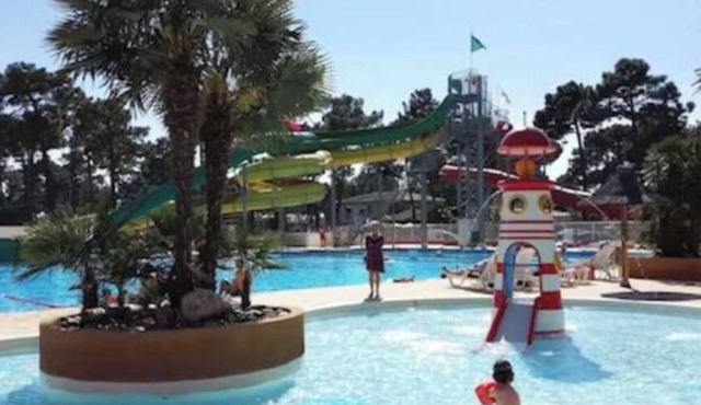 Mobile-home 6/8 pers. in 4* campsite with swimming pool