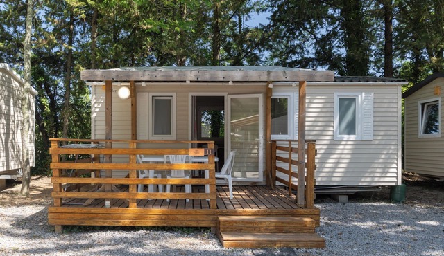 Mobile Home 'A - 1-4 Pers' with Shared Pool, Private Terrace and Shared Garden