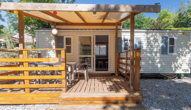 Mobile Home 'A - 1-6 Pers' with Shared Pool, Private Terrace and Shared Garden