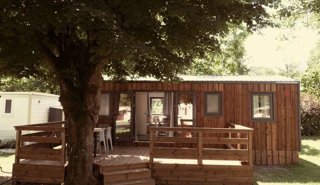 Mobile home at the foot of the Beille plateau, nature campsite by the river