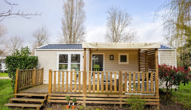 Mobile Home 'Au Petit Bonheur' with Shared Pool, Private Terrace and Private Garden
