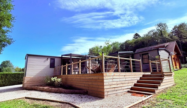 Mobile home complex in the Château de Nogentel residential leisure park!