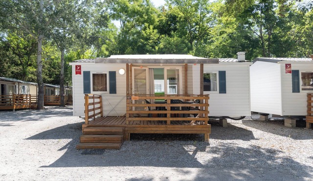 Mobile Home 'Confort D - 1-5 People' with Shared Pool, Private Terrace and Shared Garden