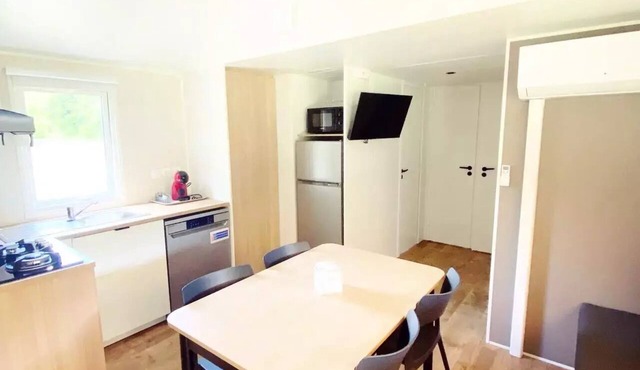 Mobile-home CYPRES WITH SPA + 4 bedrooms 2 to 8 persons - 2 pers. included in the price