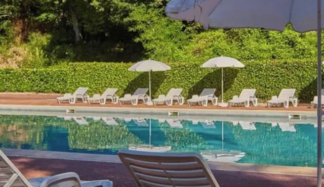 Mobile Home Dans un Lieu Calme au Cœur de la Verdure