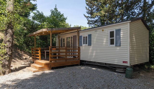 Mobile Home 'F - 1-6 Pers' with Shared Pool, Private Terrace and Shared Garden