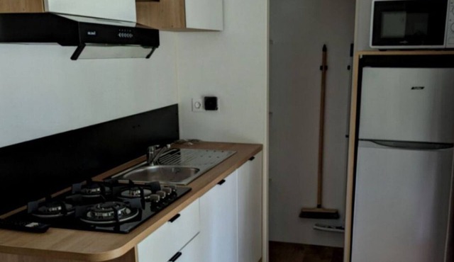 Mobile home for 4 pers. with terrace in Tournon-sur-Rhône