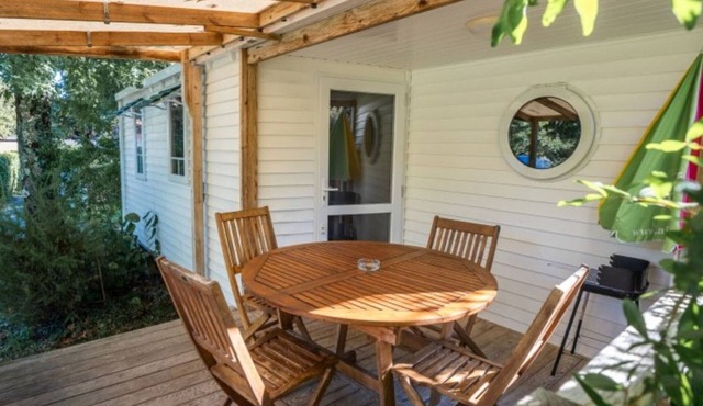 Mobile home for 4 with terrace in Espelette