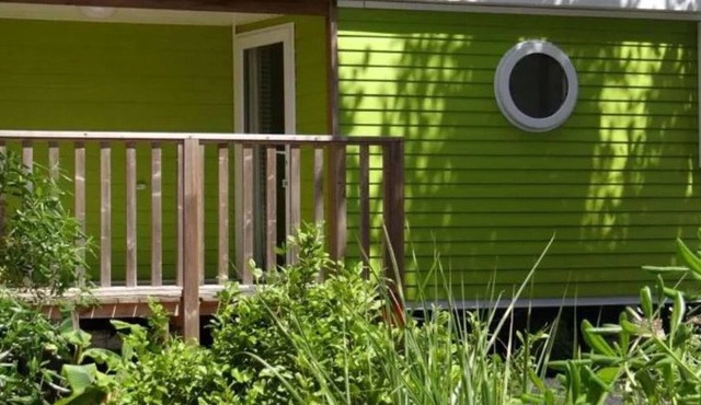 Mobile home for 4 with terrace
