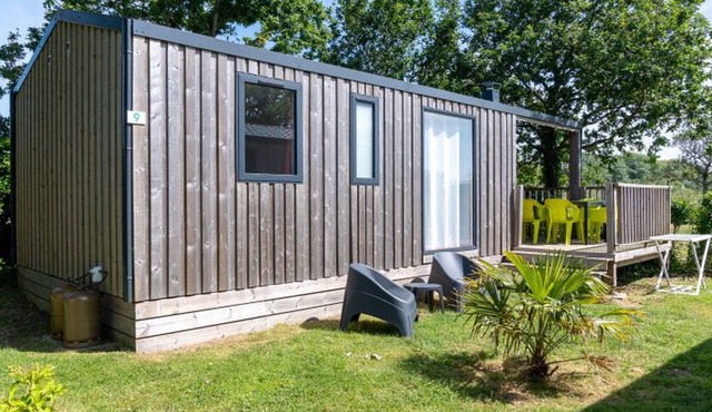 Mobile home for 6 people with terrace in Tréguennec