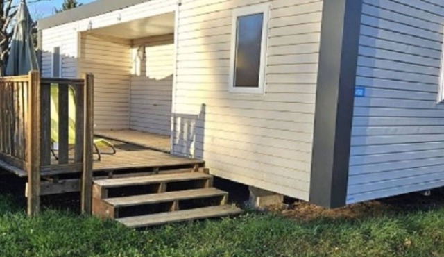 Mobile home for 6 with terrace in Charlieu
