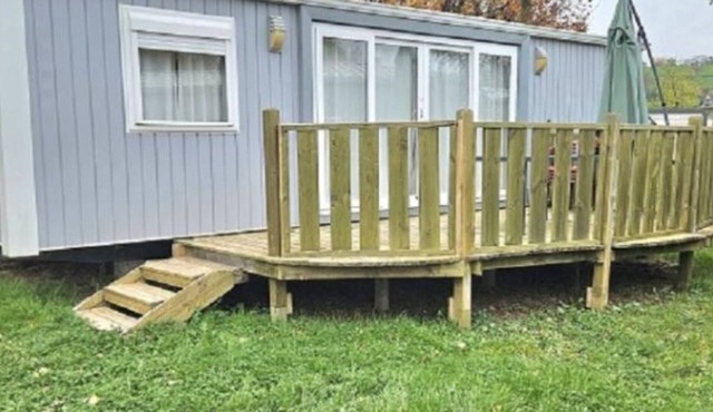 Mobile home for 6 with terrace in Charlieu