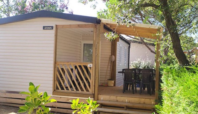 Mobile home for 6 with terrace