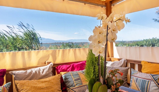 Mobile Home 'Camping Siblu Vue Sur Canigou' with Lake View, Shared Pool & Wi-Fi