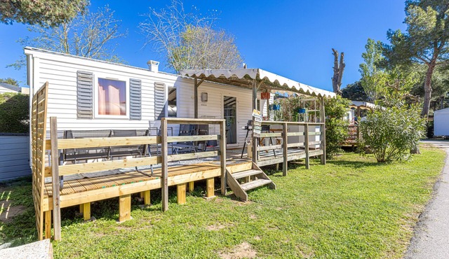 Mobile Home 'Family's Dream P16 La Marina' with Shared Pool, Private Terrace and Air Conditioning