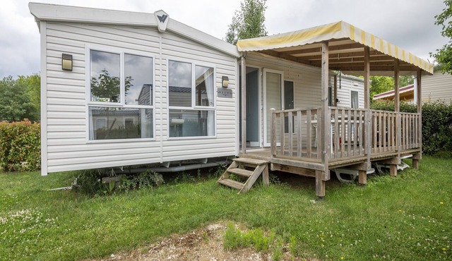 Mobile Home in Veuzain-sur-Loire with Garden