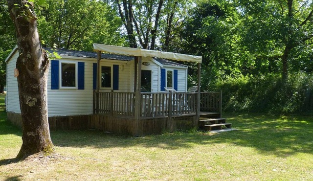 Mobile home with terrace in Bignac, sleeps 6