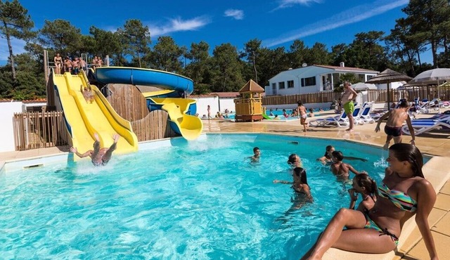 Mobile home 4 rooms 3 bedrooms in 4* campsite Les Dunes 800m from the beach