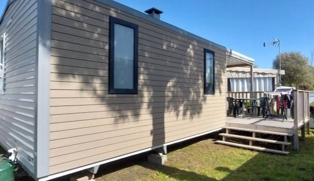 Mobile Home in Notre-Dame-de-Monts - Sleeps 5
