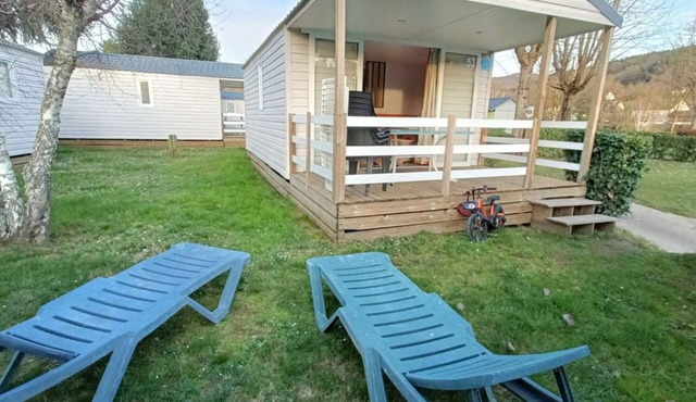 Mobile home for 4 with terrace in Saint-Geniez-d'Olt
