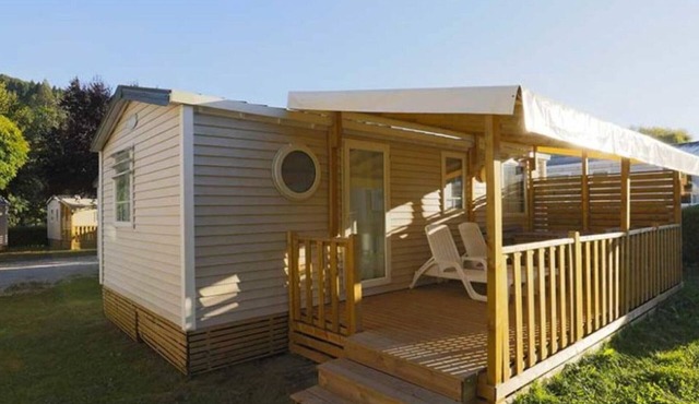 Mobile home with terrace in Saint-Geniez-d'Olt, sleeps 6
