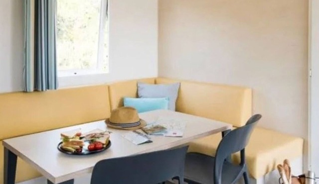 Mobile Home for 6, Spacious Terrace