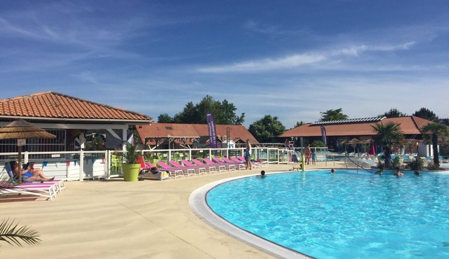 MOBILE HOME IN 4 STAR CAMPING