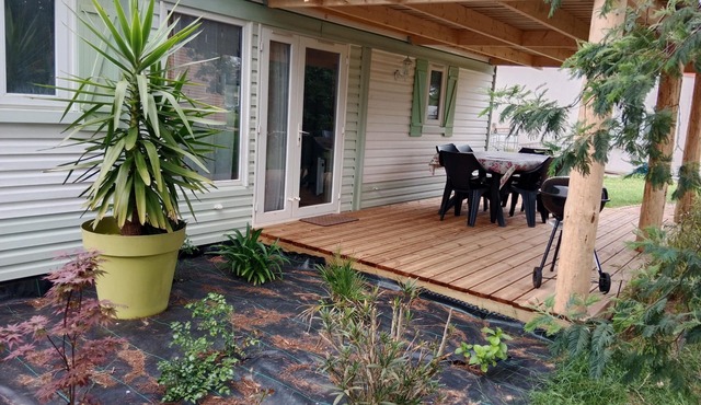 Mobile home in a private estate near Royan