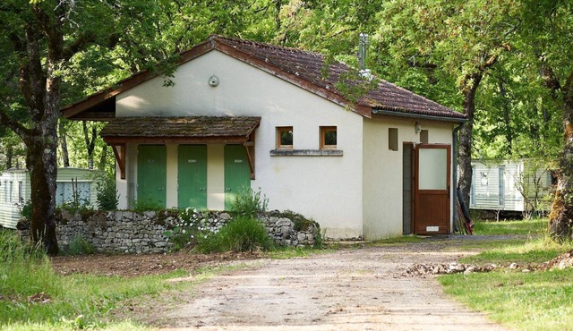 Mobile home in a quiet, natural campsite near Rocamadour