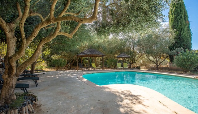 Mobile Home 'Kenya' with Shared Pool, Wi-Fi and Air Conditioning