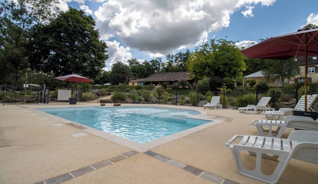 Mobile Home 'La Truffière' with Shared Pool, Private Terrace and Private Garden