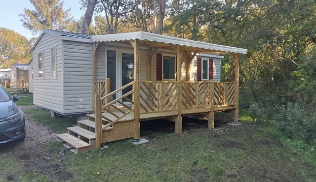 Mobile Home 'Mobil Home Piriac Détente Boisée' with Private Terrace and Private Garden