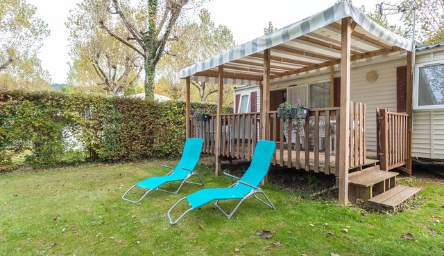 Mobile Home 'Mobile-home Camping De La Truite' with Mountain View, Private Terrace and Wi-Fi