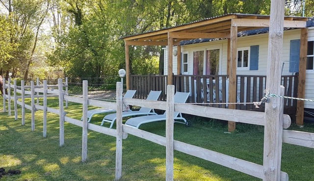 Mobile Home 'Mon Gite En Camargue' with Private Terrace, Private Garden and Air Conditioning