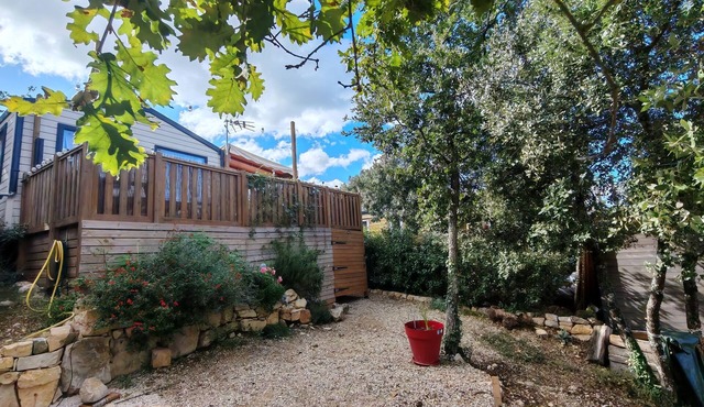 Mobile home rental in a leisure residence