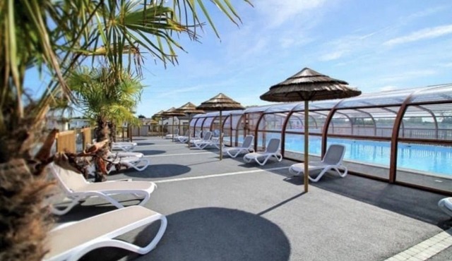 Mobile Home 'Villa Landreau - Le Fenouiller 85' with Shared Pool and Private Terrace