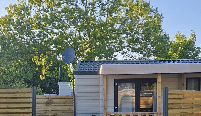 Mobile home with private spa and terrace in Pordic