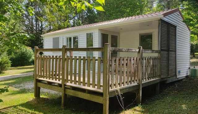 Mobile home with terrace for 6 people