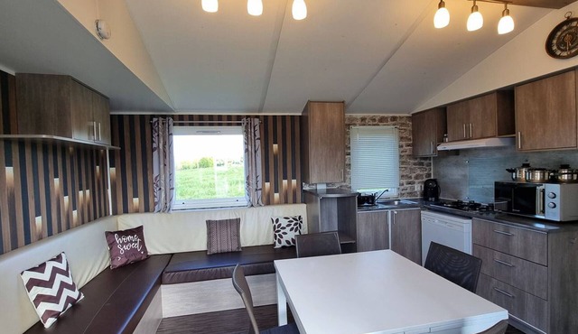 Mobile home with terrace - 6 guests