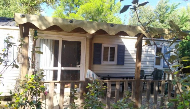 Mobile home with terrace for 6 guests