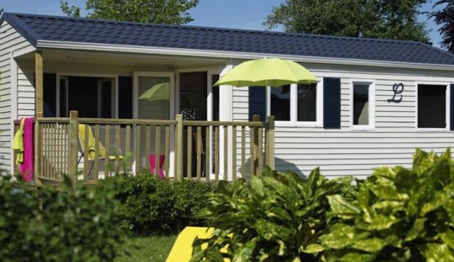 Mobile home with terrace in Loudéac for 4 people