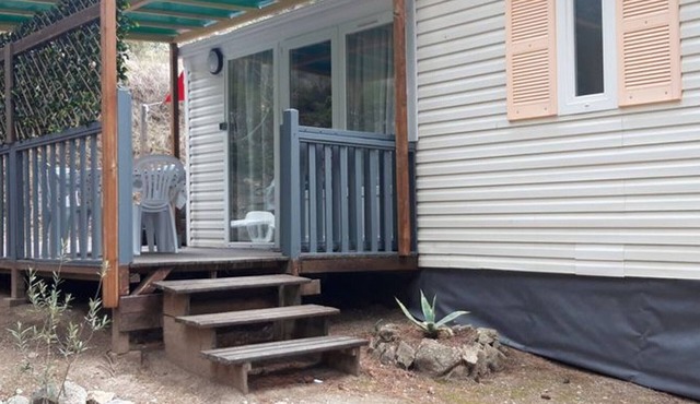 Mobile home with terrace in Sournia