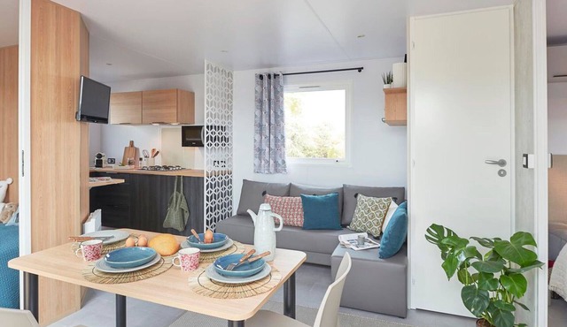 Mobile Home with Terrace - 2 Bedrooms for 4 People, Equipped Kitchen