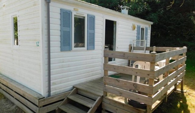 Mobile home with terrace for 4 people